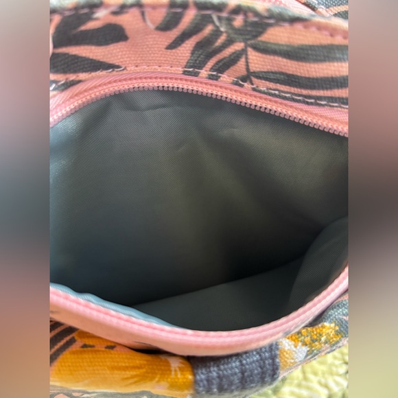 Dakine Tropical Leaf Print Crossbody Bag in Pink and Yellow - Picture 5 of 6